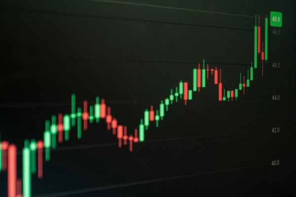 高股息ETF也能飆？00929今年報酬率73％　績效跑贏多檔主動式ETF