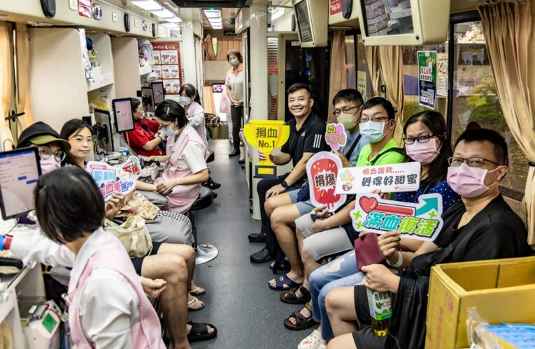 「挽袖傳愛」不畏風雨！臺中世斌公園募集320袋熱血　198人熱情響應