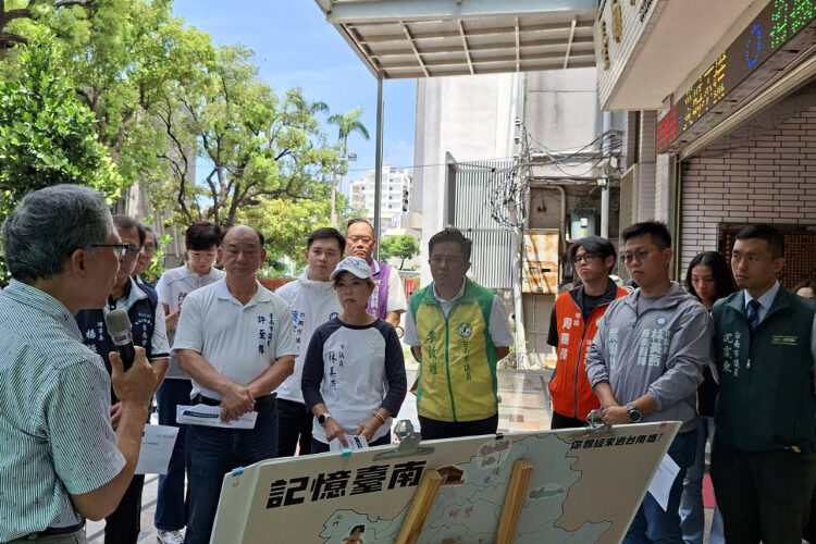 南市議會建設委員會勘查博物館周邊工程 要求人行道10月底前完工