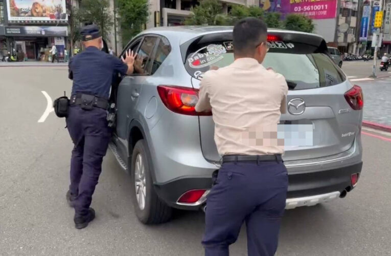 協助民眾解決突發狀況　竹市警民合力將拋錨車輛移至安全處所化解危機
