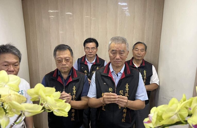 中和警連勤17小時猝逝 警專校友靈前致哀悼好同袍
