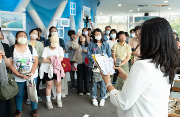 高市圖「釜山日」化身最美海景咖啡館 吸引民眾搶拍打卡 體驗韓國文化風情