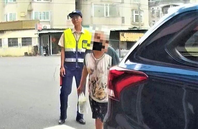 買飲料突暈眩跌坐　長竹警消及時伸援護送返家