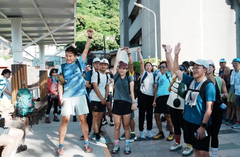 高雄運動觀光跑進柴山 運發局侯尊堯局長與三進盤榕跑者用揹水回饋山林