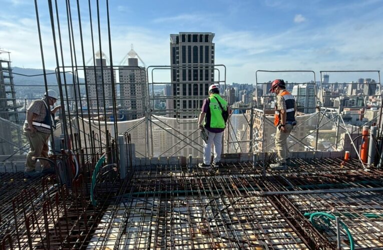 慎防強烈颱風巴威來襲 高市工務局超前部署 社區工地同步防颱防汛