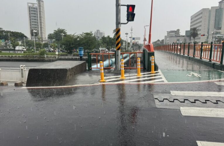 五甲三路一處石墩經常被撞到 高市新工處將協助自來水公司拆除