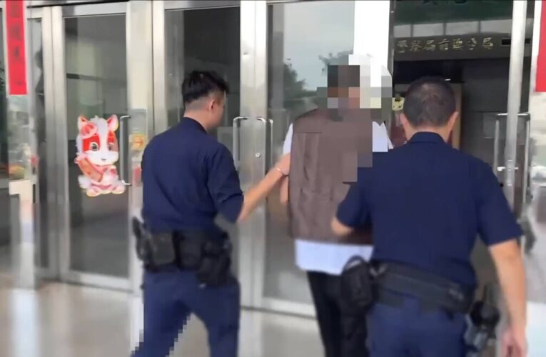 以為警察只會開無照罰單！阿伯死命護一雙手套　掀開竟藏一、二級毒品