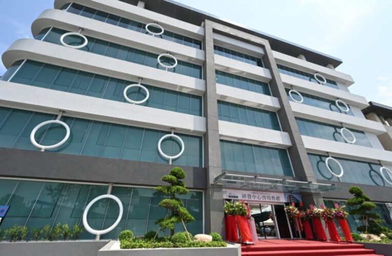 搶攻高端碳材料市場商機 中鋼碳素化學公司屏南廠研發中心落成啟用