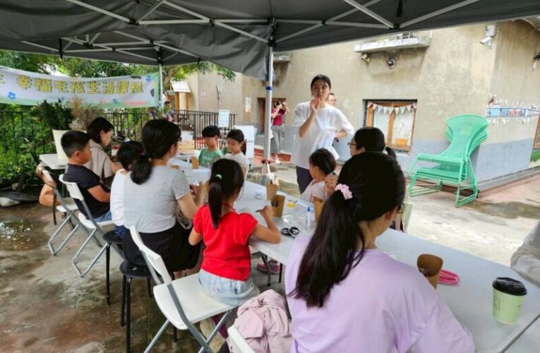 中市動保處辦「花漾動物拼貼」課程　用植物定格生命之美