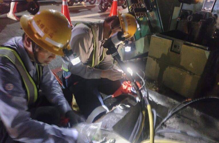 車禍造成三多二路以北一帶600戶停電 台電高雄區處加派人力進行搶修