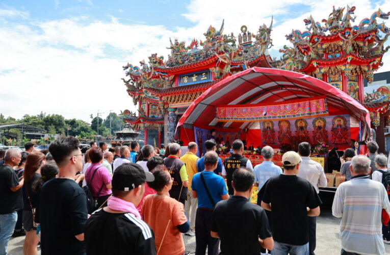 南投市三玄宮中元普度　許縣長參香祈求平安