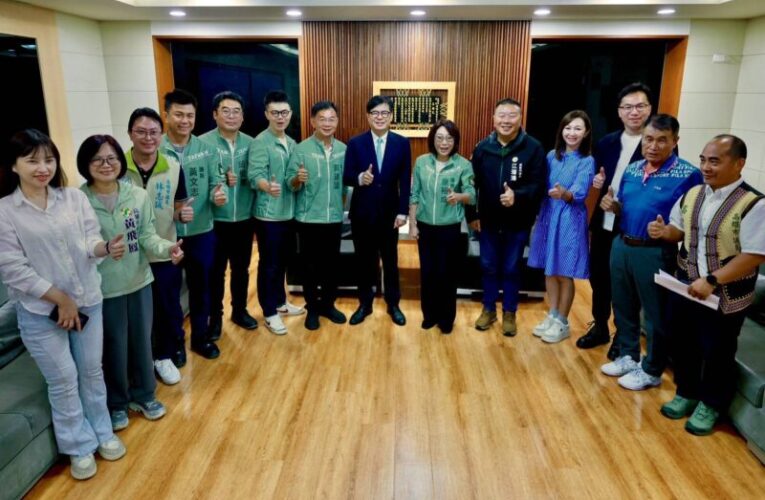 高雄議會定期大會開幕　陳其邁率市府團隊拜會議長及各黨團