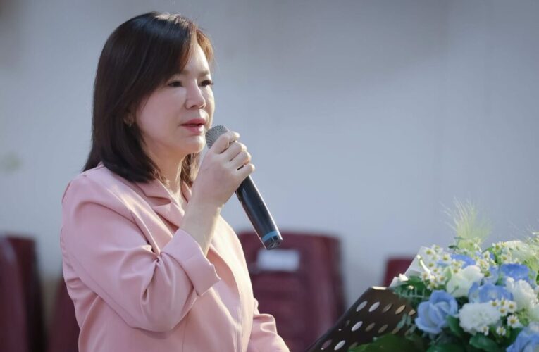 竹南鎮代會主席何秀綿宣布參選鎮長　鍾東錦到場力挺「縣鎮合一」