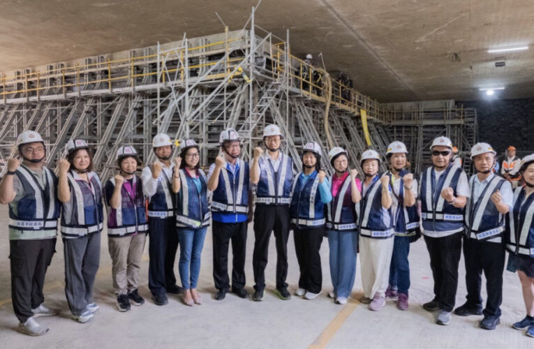 捷運綠線G07站地下結構完成　張善政：加速後續工程拚119年底主線通車