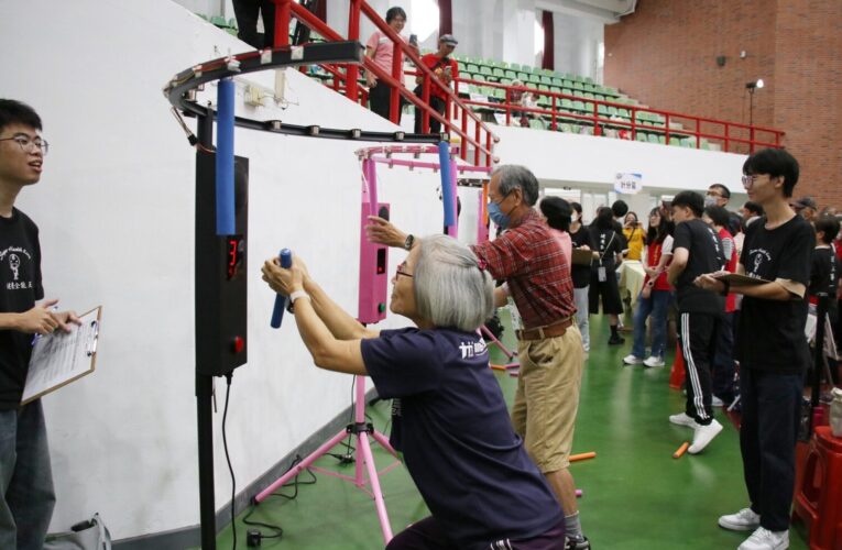 300名銀髮勇壯族挑戰體能 嘉市「肌力全開運動會」展現不老活力
