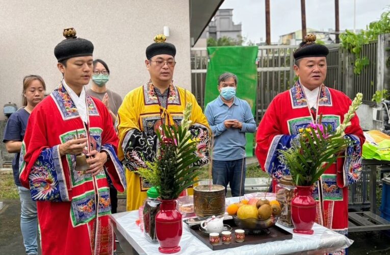 流浪毛孩最後一程　嘉義城隍爺赴動保園區超度拔薦