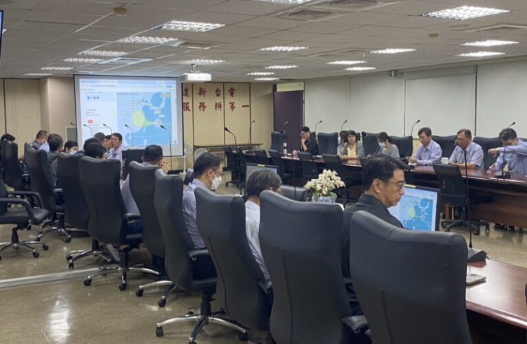 白海豚颱風逼近！台電台南區處超前部署　低窪變電所架防水閘門防淹水