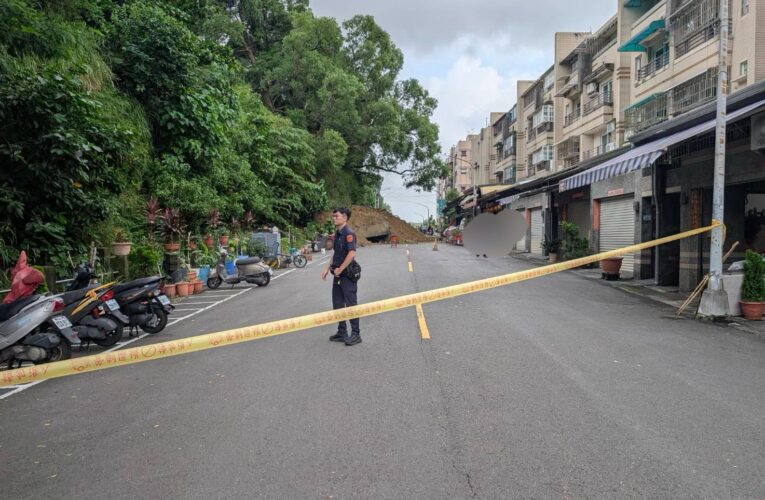 小港區松富街擋土牆倒塌 高市府啟動緊急應變並預防性疏散7戶28人