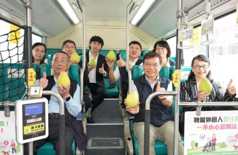 中華郵政攜港都客運推「AI懂選」　文旦彩繪專車亮相助攻小農