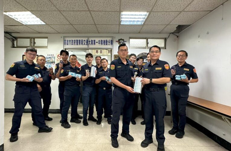 關懷第一線員警健康！高市交警大隊長劉清俊發送「防暑」裝備 抗高溫