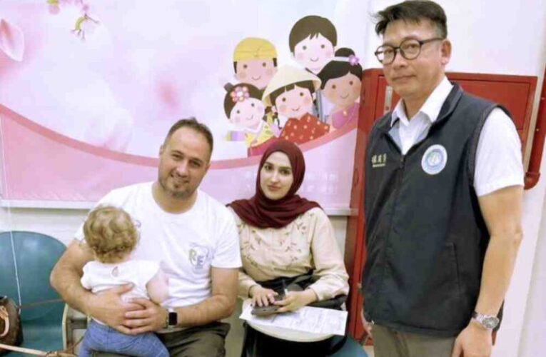 戰火無情約旦母女護照卡關　移民官有情一路陪伴化解危機