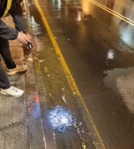 中正地下道排水溝夜間清淤 高市水利局請用路人減速慢行