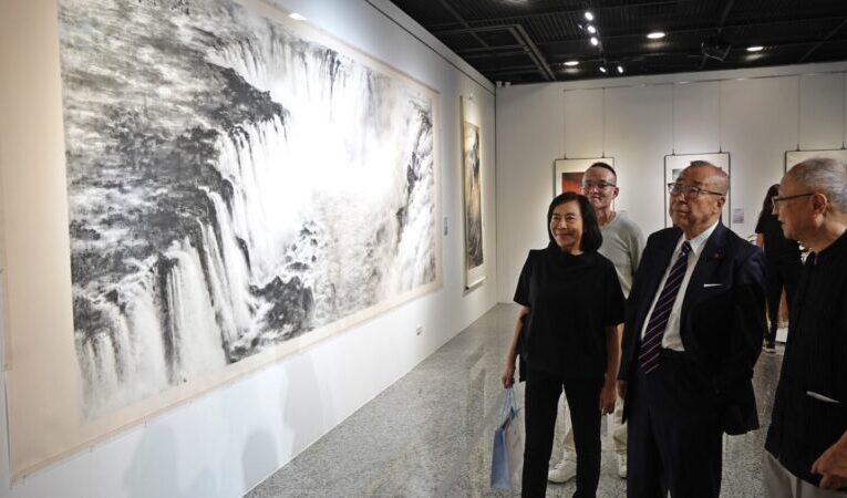 「天地有大美」袁之靜水墨展開幕　從自然風景走入內在心象
