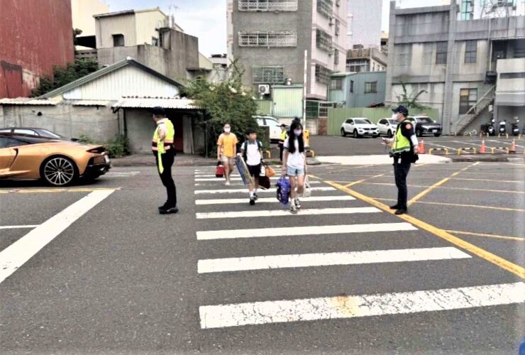 啟動護童專案　南門所長帶隊守護萌童上學趣