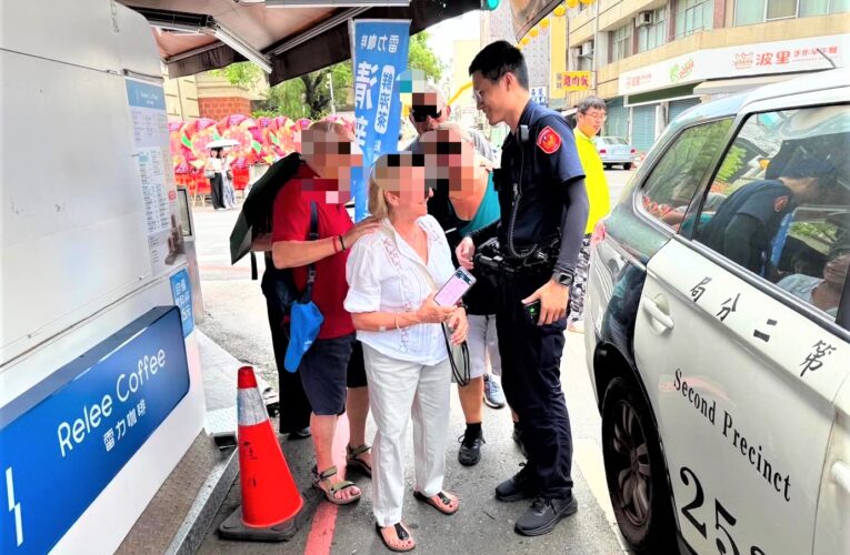 義籍遊客迷航街頭　北門警暖心護送助抵目的地