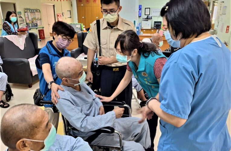 秋節關懷暖心意　嘉榮服處長率隊慰問灣橋分院住院榮民