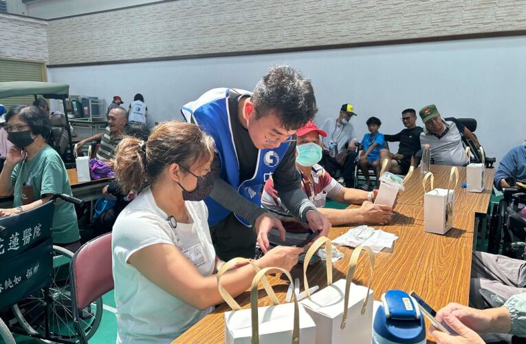 中華電信花蓮營運處推數位賦能　脊損會員用 AI 創作中秋祝福