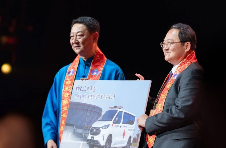 松山慈惠堂捐贈中埔榮分院救護車　文武廟牽線結善緣