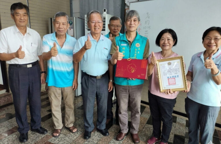 許美玲師姐行善助人 捐贈嘉義榮服處民生物資愛心柚
