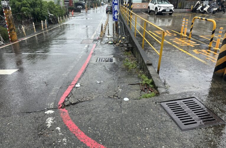 大寮路665巷短暫積水已退　水利局佈設移動式抽水機加強應變