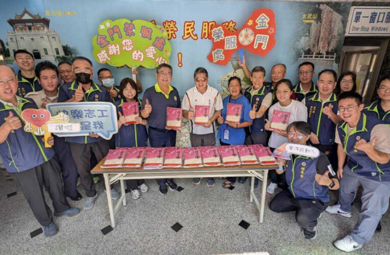 信義新村社區協會捐贈白米 傳愛弱勢榮民眷