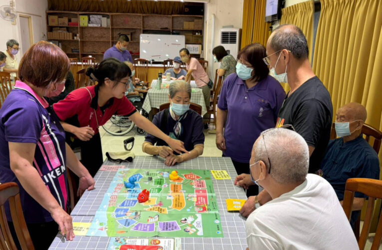 桌遊骰出尊嚴好人生！彰化榮家學玩「生命自主大富翁」翻轉生死議題