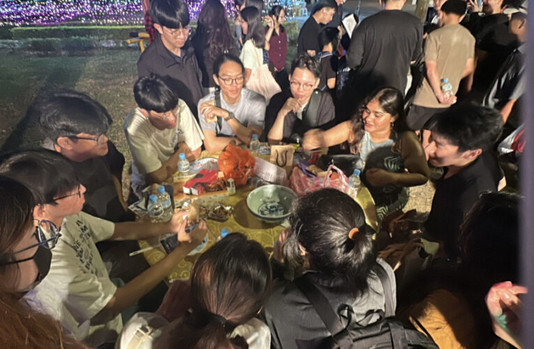 金大百名境外生金寧博餅同樂會！骰聲歡笑化作國際共通語言