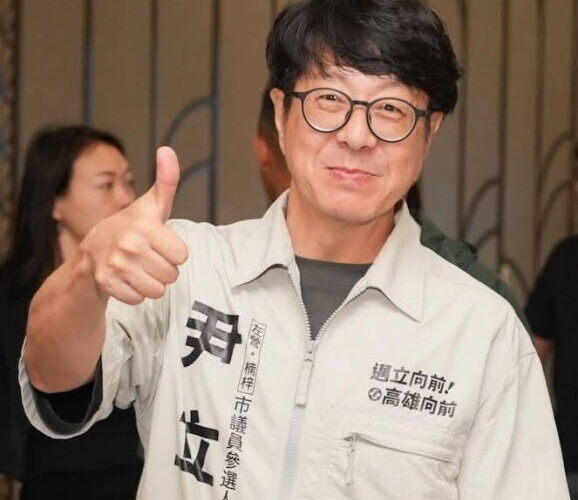 高雄市議員參選人尹立表示，柯志恩沒有勇氣還慢半拍 庇護工場棄單 柯志恩，妳還在假裝沒看到嗎？
