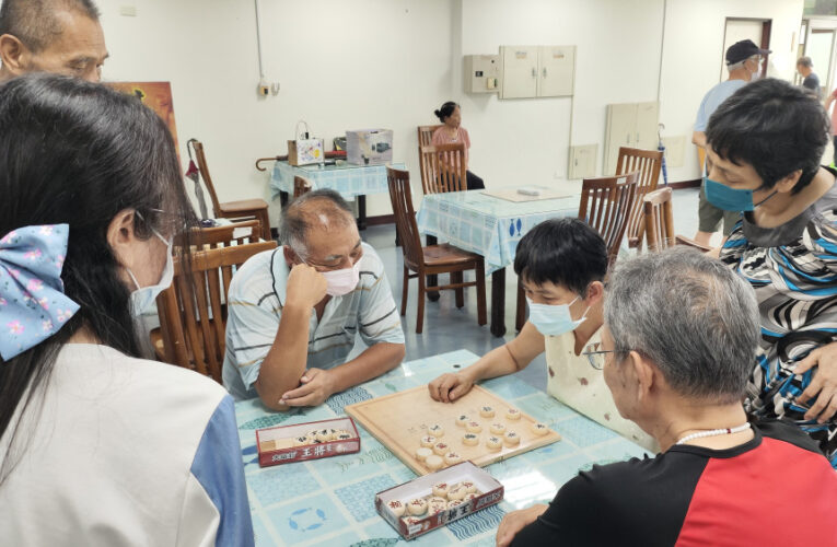 以球會友棋逢對手 榮家趣味競賽長輩展活力