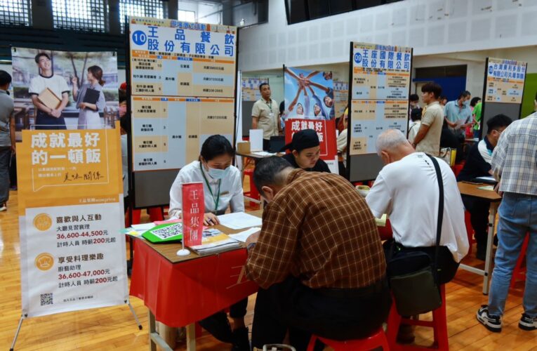 高市勞工局舉辦徵才活動 提供履歷健檢及職涯開方增進求職自信