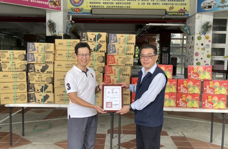 中油公司大林煉油廠中秋送暖　前往高雄市立仁武特殊教育學校　致贈點心等應景物資