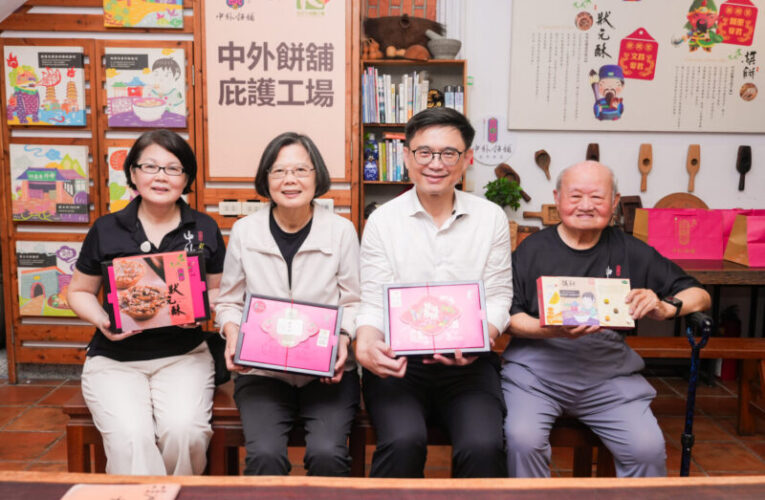 讓台灣人的善意持續循環 蔡英文、賴瑞隆體驗製餅  支持庇護員工
