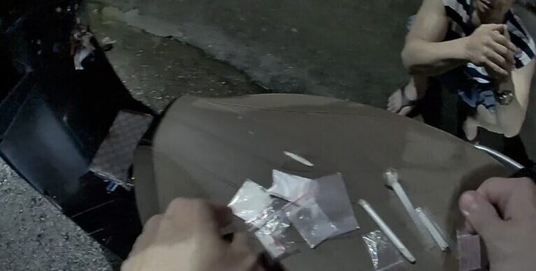 一句「麥擱按呢啦」也沒用！前鎮警眼尖識破男丟毒伎倆