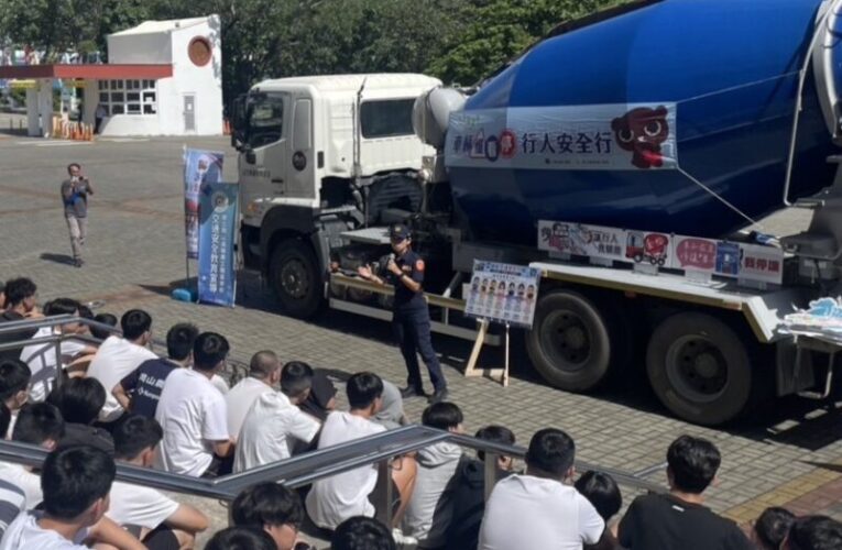 響應全國交通安全月   高市交大警打造沉浸式體驗讓高中生遠離大型車危險