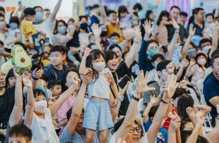 國際兒少嘉年華港都登場  中秋連假首日破10萬人次湧入！每日限量好禮全部兌換一空