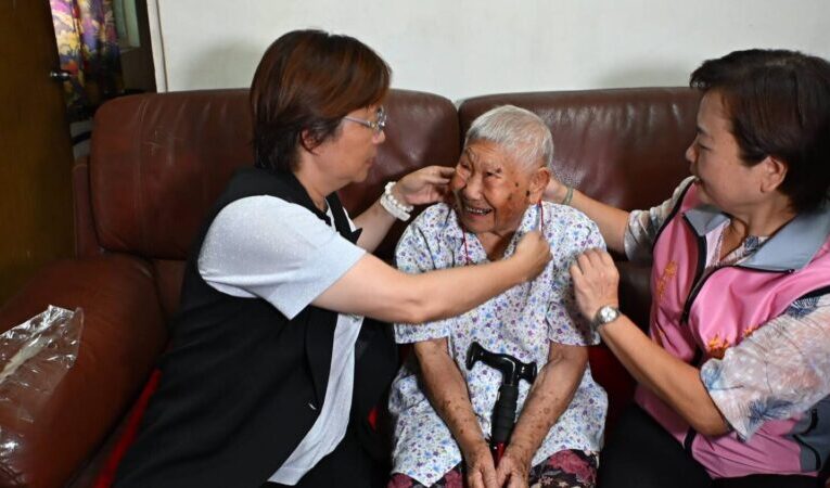 彰化重陽敬老關懷拜訪100歲人瑞蘇阿月阿嬤