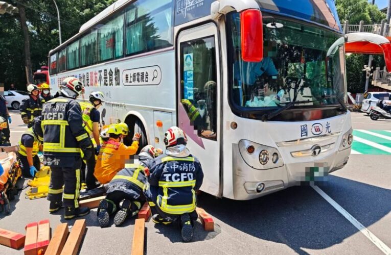 新加坡旅客遭壓輪下生命垂危          警方刻調查車禍因由中