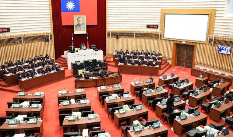 市政總質詢陳其邁喊話：高雄不能自我設限　產業轉型迎AI與半導體新局