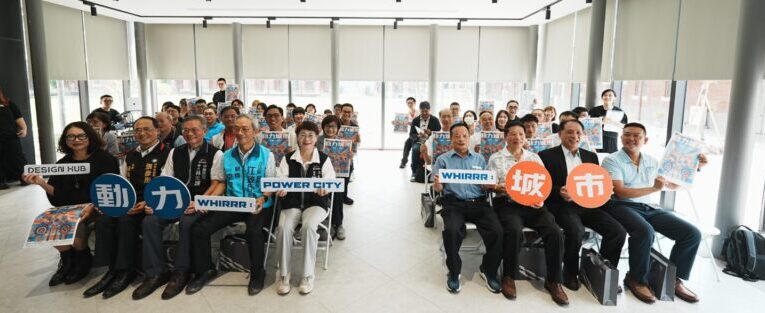 人氣IP「AH!Q」穿機甲迎接動力城市  《漾台中》帶您探索城市藝文新風景