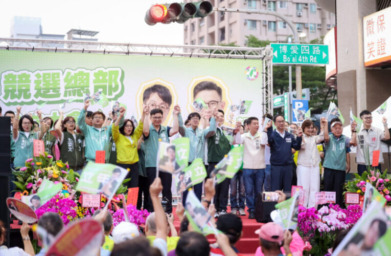 康裕成力挺尹立進議會　呼籲左楠鄉親每人多拉一票挺他